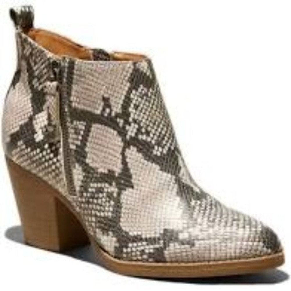 Universal Thread Women's Ankle Boots‎ Size 8.5W
